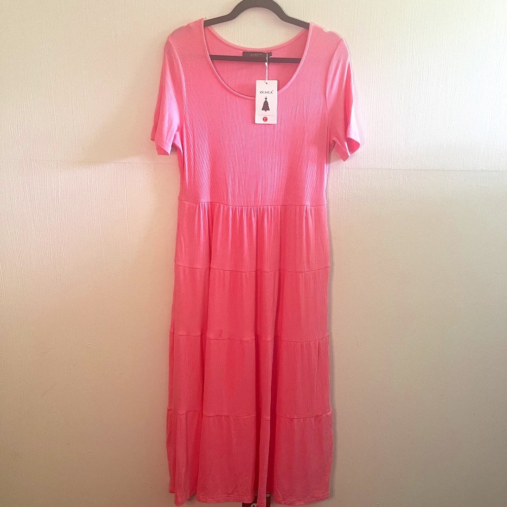 NWT! Dress with pockets!
